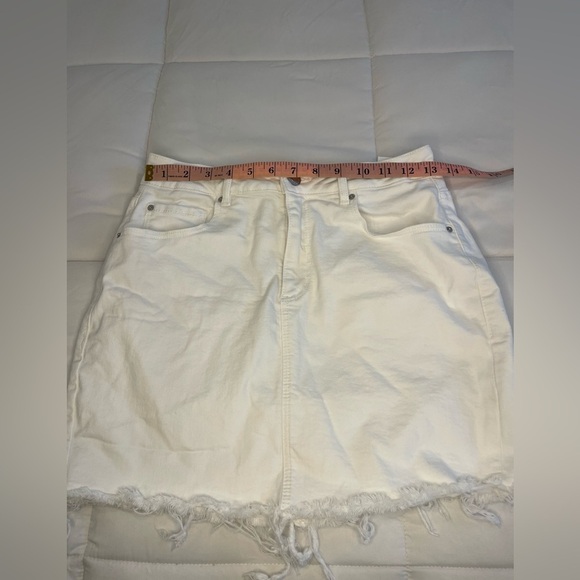 Garage White Denim Skirt Size Small - Picture 8 of 9